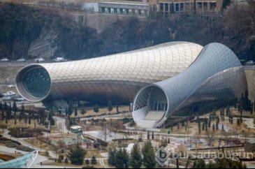 Tiflis tarihiyle turistleri büyülüyor