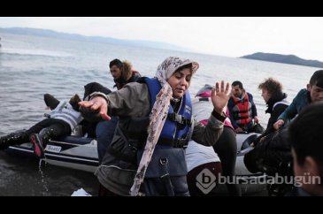 Mülteciler botlarla Yunanistan'a ulaştı!