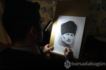 Güvenliğini sağladığı kütüphanede yeteneğini keşfetti