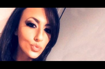 Ayrılmak isteyen sevgilisini duvara fırlattı!