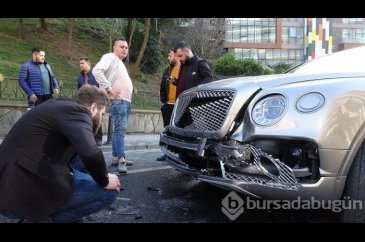 Yeni arabasıyla kaza yaptı!