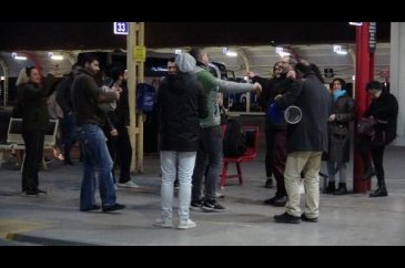 Bursa'da virüse karşı tedbir almadan asker uğurladılar