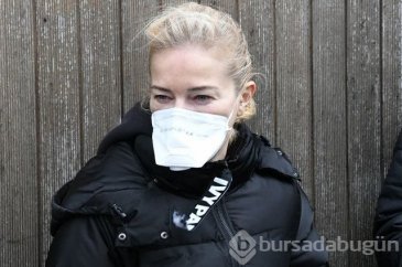 Eldivenli ve maskeli; Burcu Esmersoy işte böyle alışveriş yaptı