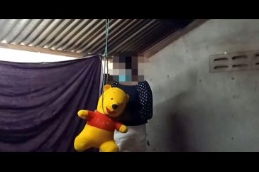 1 yaşındaki bebeğini asarak öldürdü