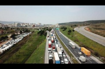 İstanbul'da metrelerce kuyruk oluştu 