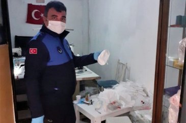 Bursa'da merdivenaltı maskelere el koyuldu!