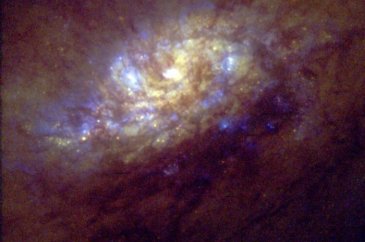 Hubble doğum günü için özel uzay fotoğrafı paylaşıyor!