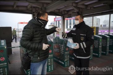 İstanbul'da toplu taşımayı kullananlara maske!