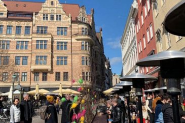 Stockholm'de insanlar kafeleri doldurdu!