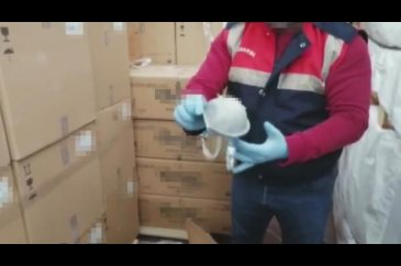 Belgesi olmadan üretilen milyonluk maskeler operasyonda ele geçirildi