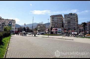 Bursa'nın cadde ve sokaklarında sessizlik hakim