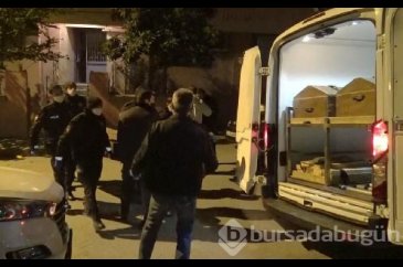  Baltayla öldürdüğü eşinin cesedini kanepenin altına sakladı