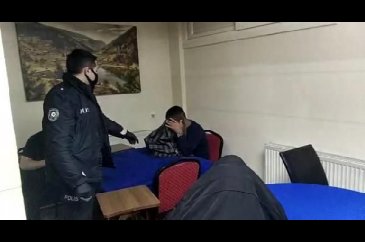Kahvehane sokağa çıkma yasağı dinlemedi