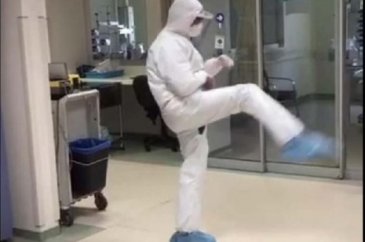 Hastası iyileşince, sergilediği dans performansı sosyal medyayı yıktı!