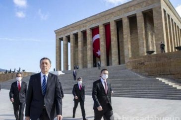 Milli Eğitim Bakanı Ziya Selçuk'tan Anıtkabir ziyareti