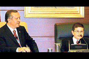 23 Nisan'da liderlerin koltuğuna oturan çocuklar, unutamadıkları o ...