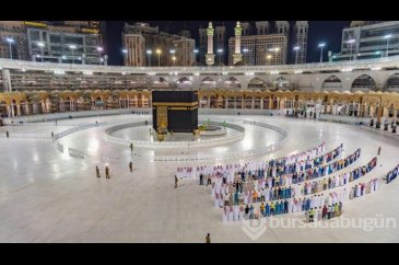 Tarihi an! İlk teravih namazı, koronavirüs tedbirleriyle kılındı