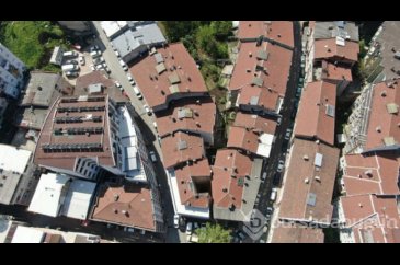 Bursa'da apartman boşluğundaki türbe şaşırttı