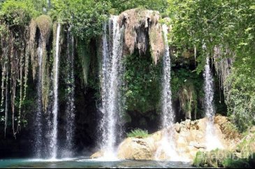 İnsanlar eve kapanınca, dünyaca ünlü şelale kendini yeniledi