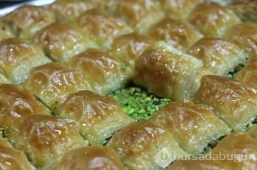 Baklavacılar ne yasak ne de bayram dinliyor