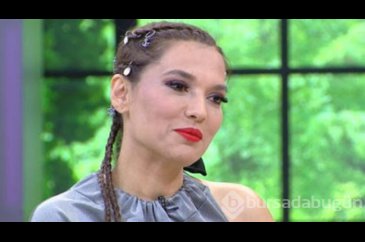 Demet Akalın taksicilere yardım etti 