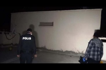 Teras katı bölen duvardan düşen Nazlı, ağır yaralandı