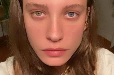 Serenay Sarıkaya Ankara Kedisi oldu