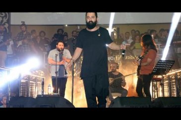 Koray Avcı konserlere devam ediyor
