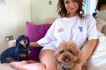 Demi Rose poz verdi: beğeni rekoru kırdı