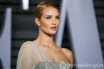 Rosie Huntington-Whiteley sezonu açtı