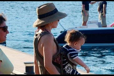 Nil Karaibrahimgil ailesiyle Bodrum'da
