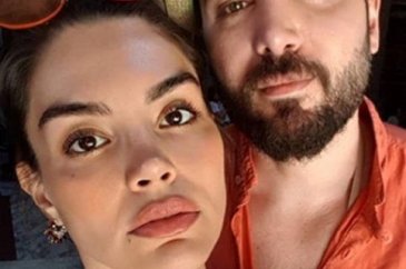 Gaye Turgut Evin'den Deniz Evin'e romantik evlilik yıl dönümü mesajı