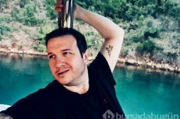 Şahan Gökbakar, teknede poz veren ünlü isimleri tiye aldı