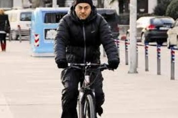 Serdar Ortaç 5 kilometre bisiklet sürdü