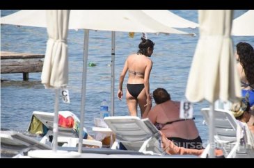 Aybüke Pusat çılgına döndü: O fotoğrafları silin!