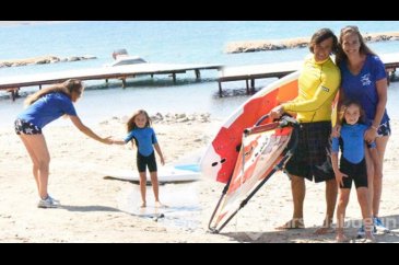 Çağla Kubat'ın kızı da sörfçü oldu