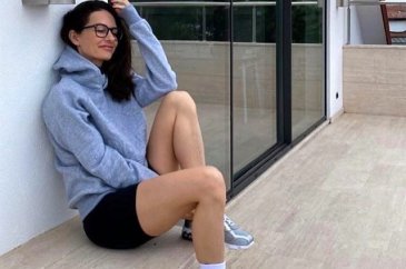 Yasemin Özilhan, eşi İzzet Özilhan'ı sildi!