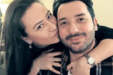 Ezgi Sertel'in ikizlerle sahil keyfi
