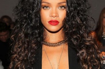 Rihanna Müslümanlardan özür diledi