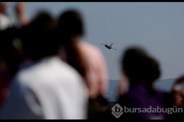 Bursa'da SOLOTÜRK'ten nefes kesen gösteri