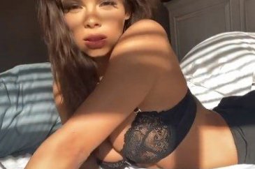 Model Katie Bell sosyal medya paylaşımlarıyla gündem oldu!