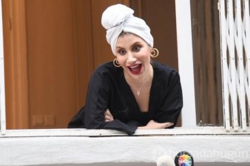 İrem Derici ile camdan röportaj!
