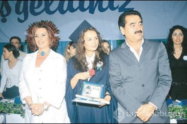 Perihan Savaş ve İbrahim Tatlıses'in kızı Melek Zübeyde sosyal medy...