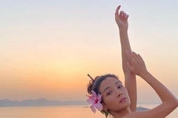 Aybüke Pusat'tan mayolu pozlar!