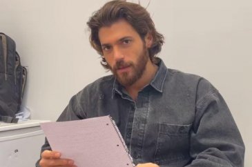 Can Yaman, yeni projesini sosyal medyadan duyurdu!