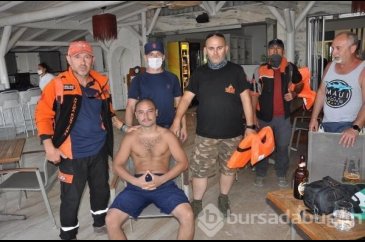 Denizde kayboldu, 5 saat sonra bulundu