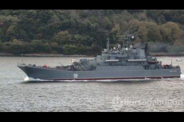Rus savaş gemisi İstanbul Boğazı'ndan geçti