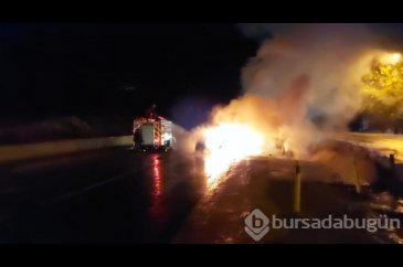 Uşak'ın Eşme ilçesinde iki otomobil çarpıştı: 2 kişi öldü, 3 kişi a...