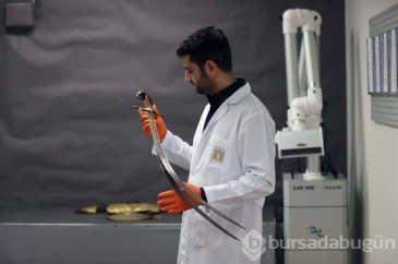 500 yıllık zülfikar kılıcın ömrü uzatılıyor...