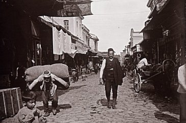 Bursa'nın bu ünlü caddesini tanıyabildiniz mi? 